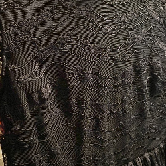 NWT lace dress with lace cap sleeves - Picture 9 of 10